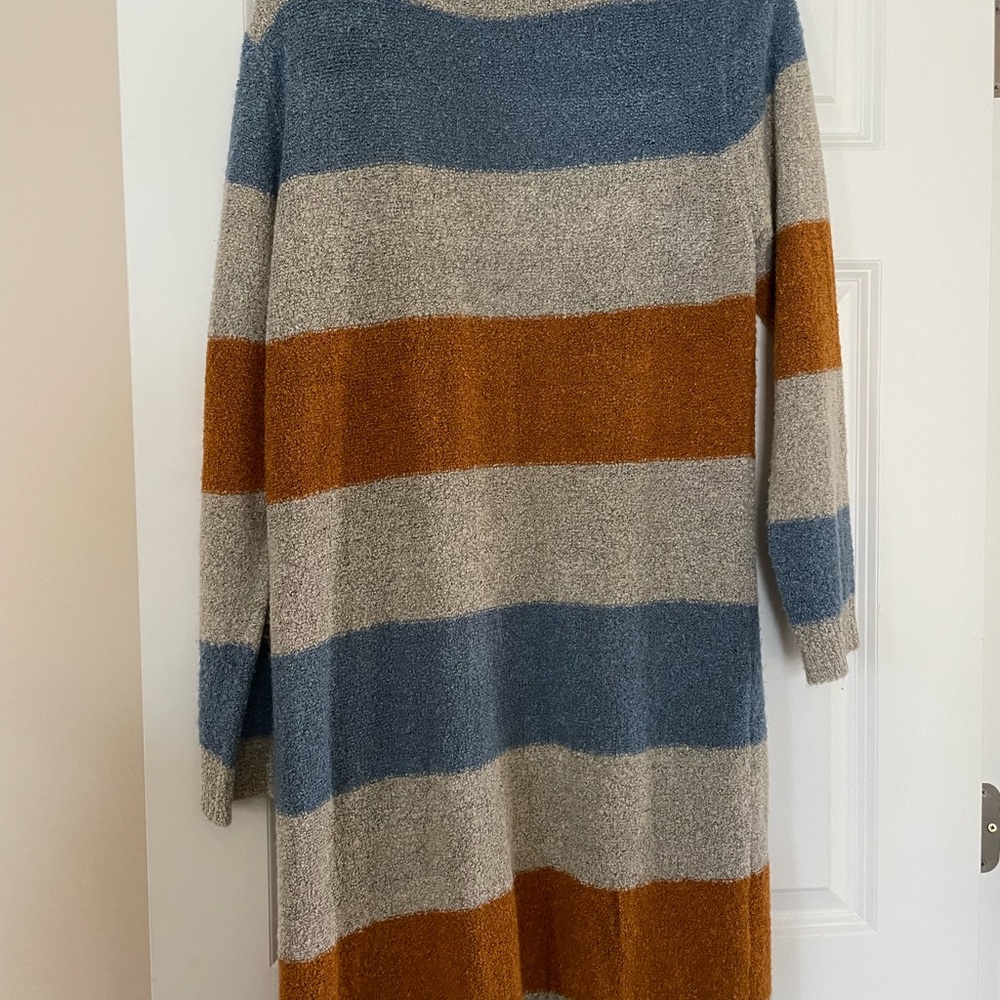 Tri-Colored Cardigan - Picture 6 of 6